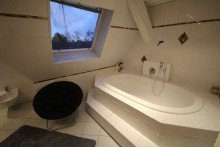 Bad im DG VERKAUFT, �HNLICHE H�USER GESUCHT! Hundertj�hriges Haus in bester feudenheimer Lage