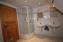 Bad im DG VERKAUFT, �HNLICHE H�USER GESUCHT! Hundertj�hriges Haus in bester feudenheimer Lage